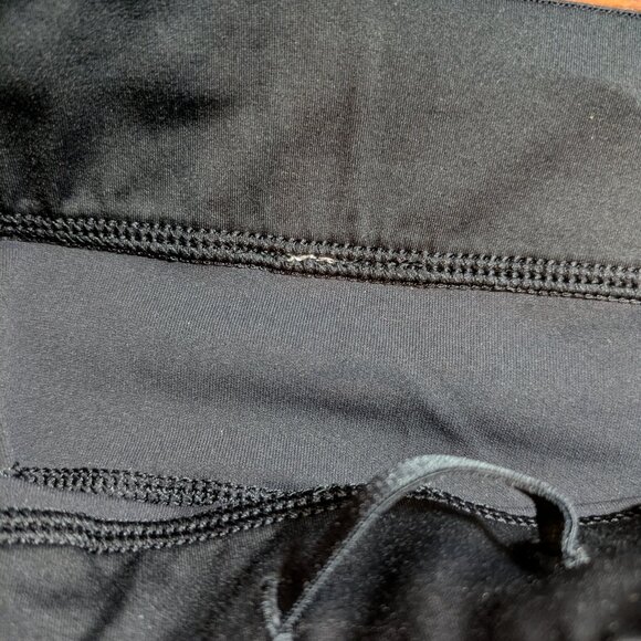 Lululemon black biker shorts Women's Sz 6 - Picture 9 of 12